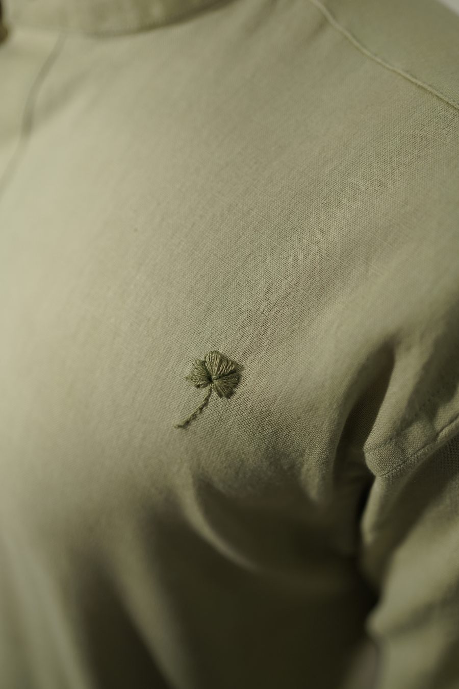 Men’s Green Charm Embroidered Linen Short Kurta Shirt